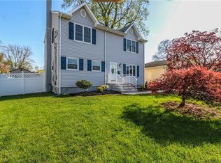 88 W Willow St, Colonia, NJ 07067