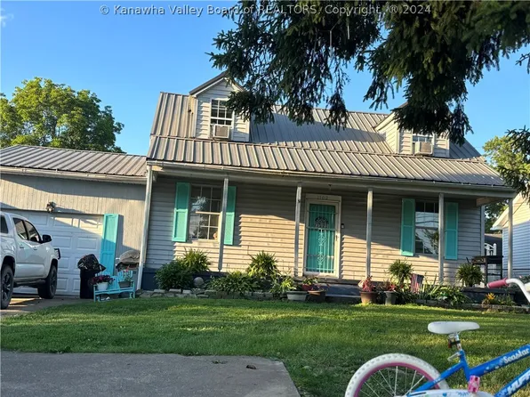 1102 Roosevelt Blvd, Eleanor, WV 25070