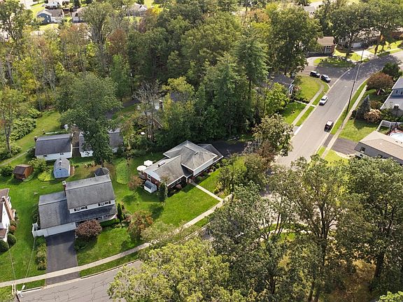 4th image of 3000 Phyllis St
