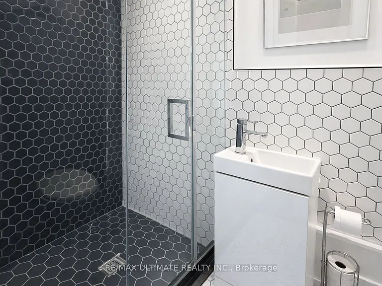 432 Saint Clarens Ave #301 — Photo 8