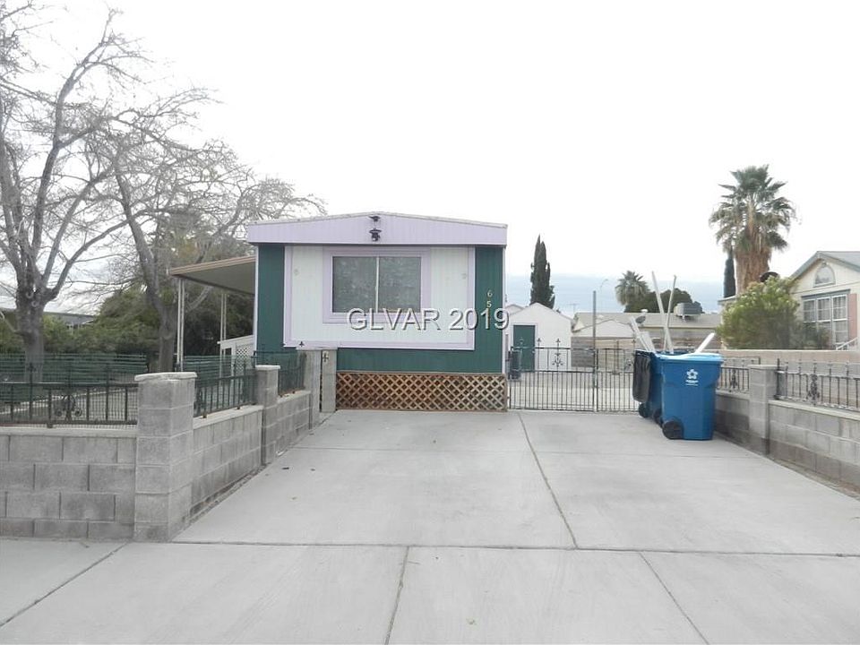 Front View w/RV, Boat parking
