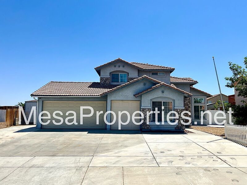 1st image of 13333 Dos Lomas Way