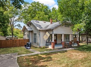 304 Holbrook St, Mount Vernon, TX 75457