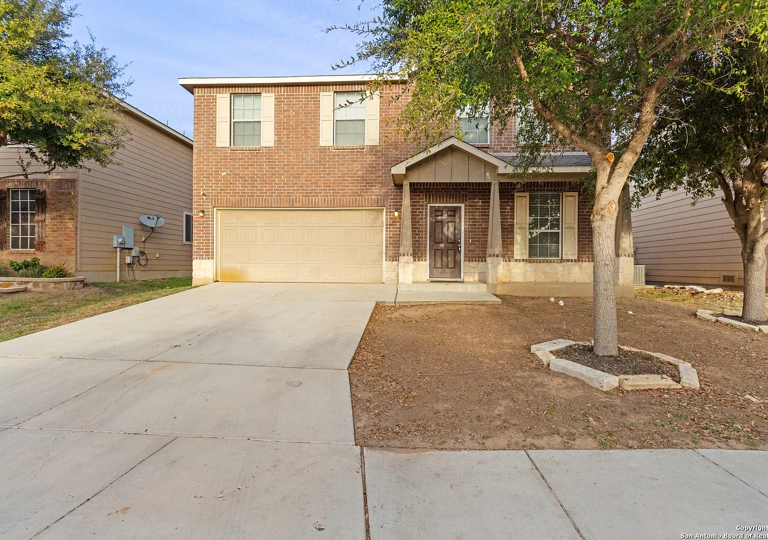 5 bed, 2580 sqft, $2,200 — Photo 1