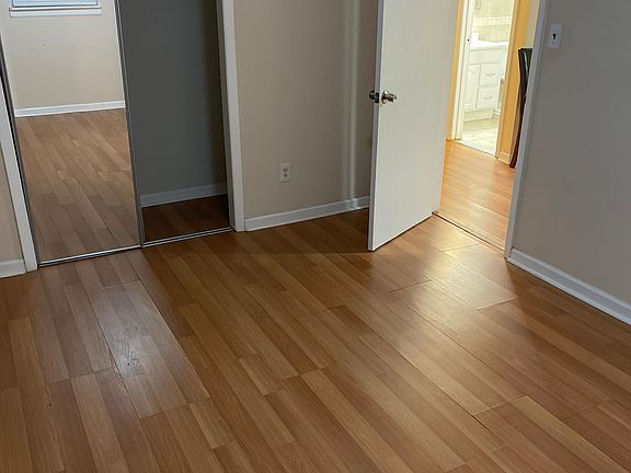 2nd image of 107 Stone St #1