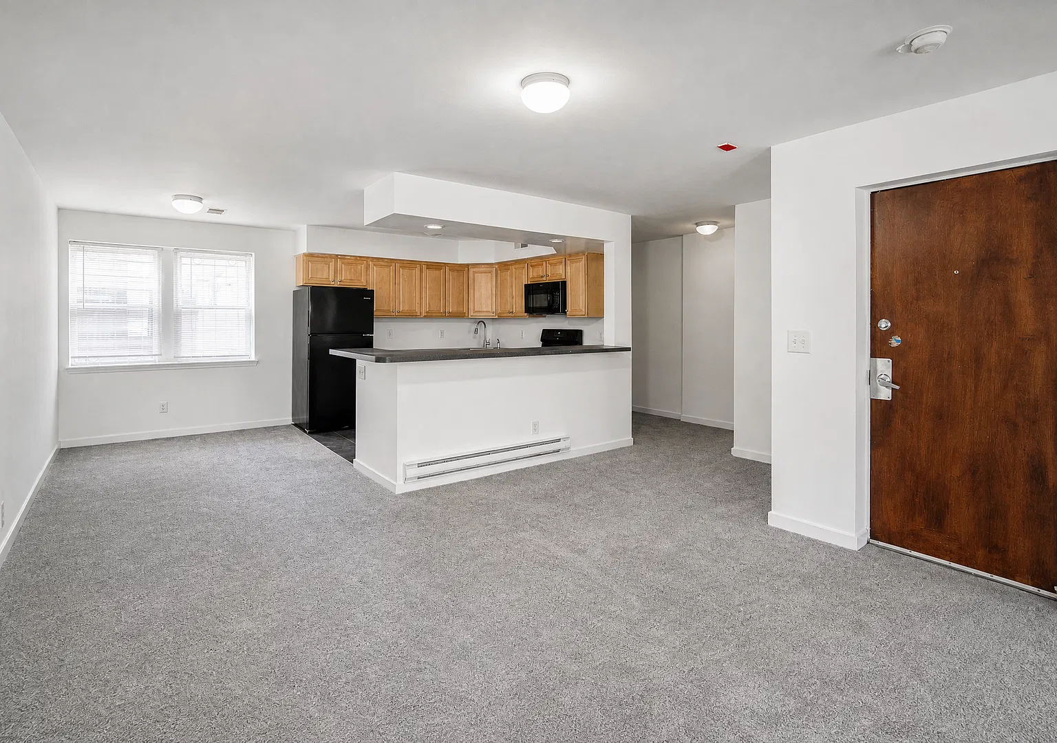 Walnut Court Apartments — Photo 2