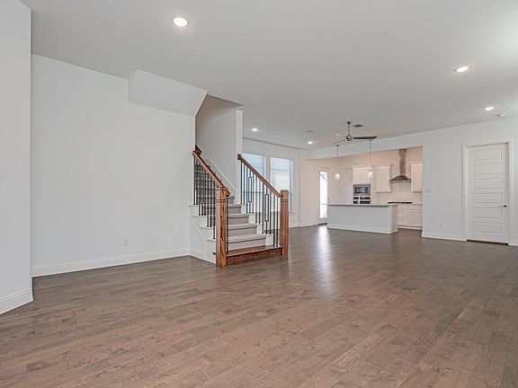3rd image of 4093 Curtiss Dr