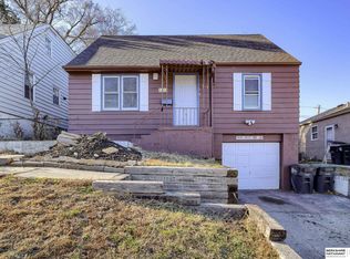 3756 N 41st St, Omaha, NE 68111