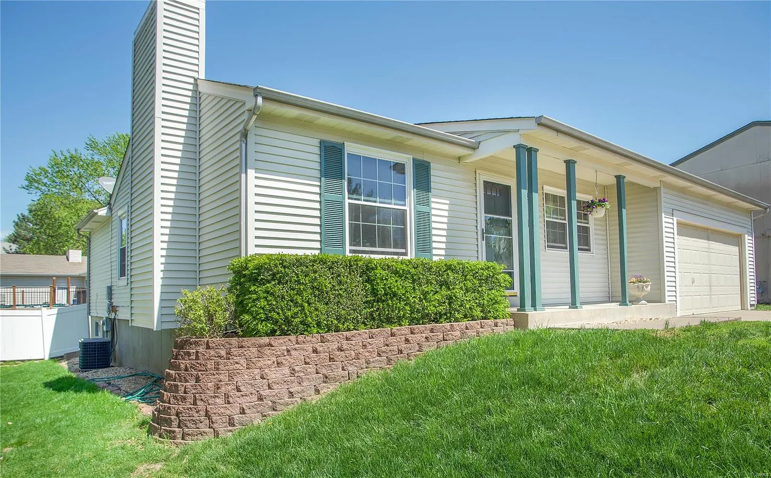 1740 Lynncove Ln photo 1