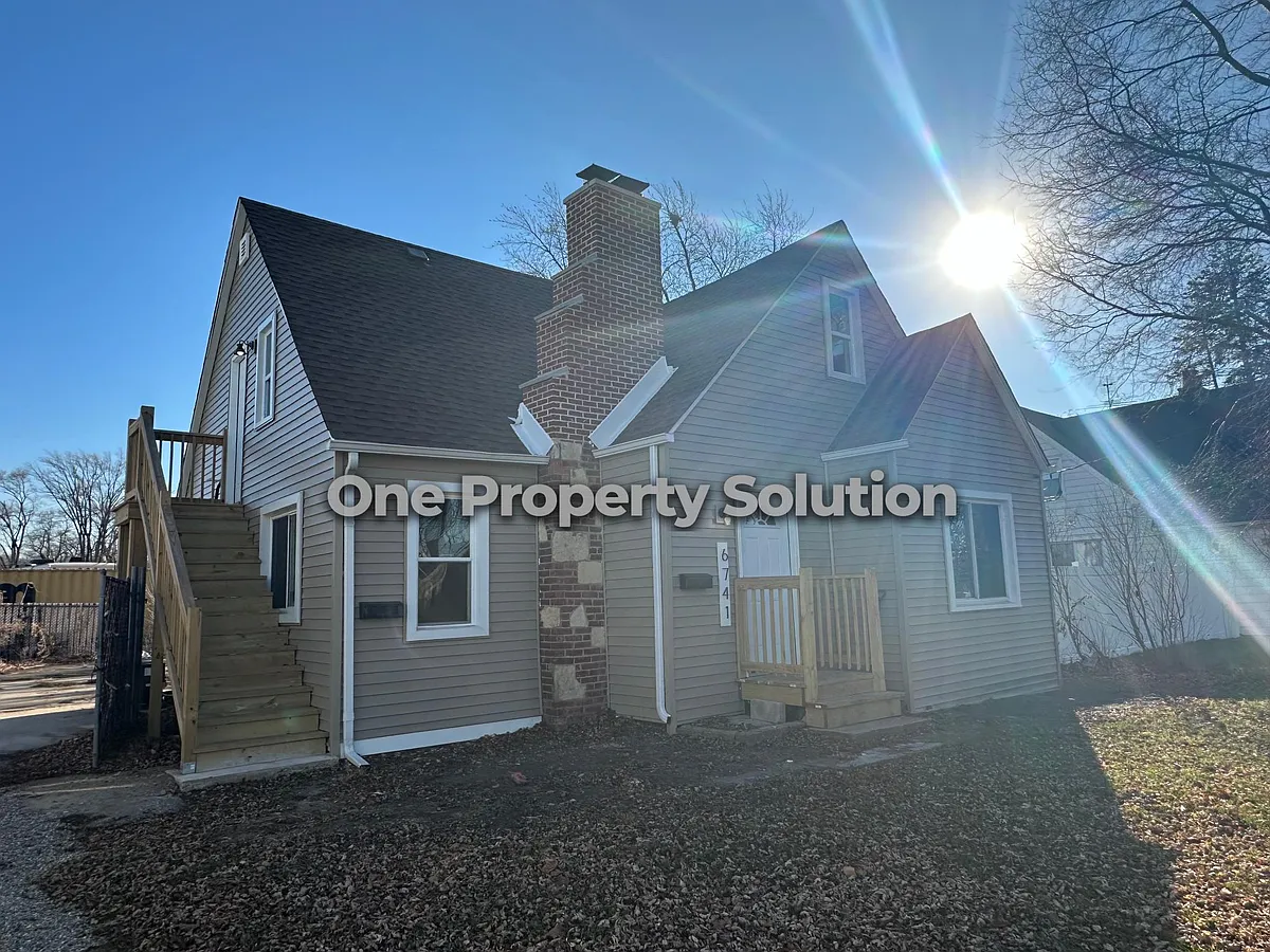 Building Photo - 6741 Columbia Ave #1