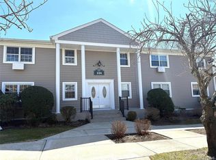 334 Lakeland Ave APT 4D, Sayville, NY 11782