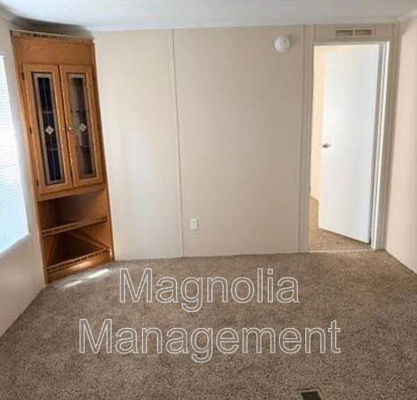 184 Crowder Ln — Photo 3