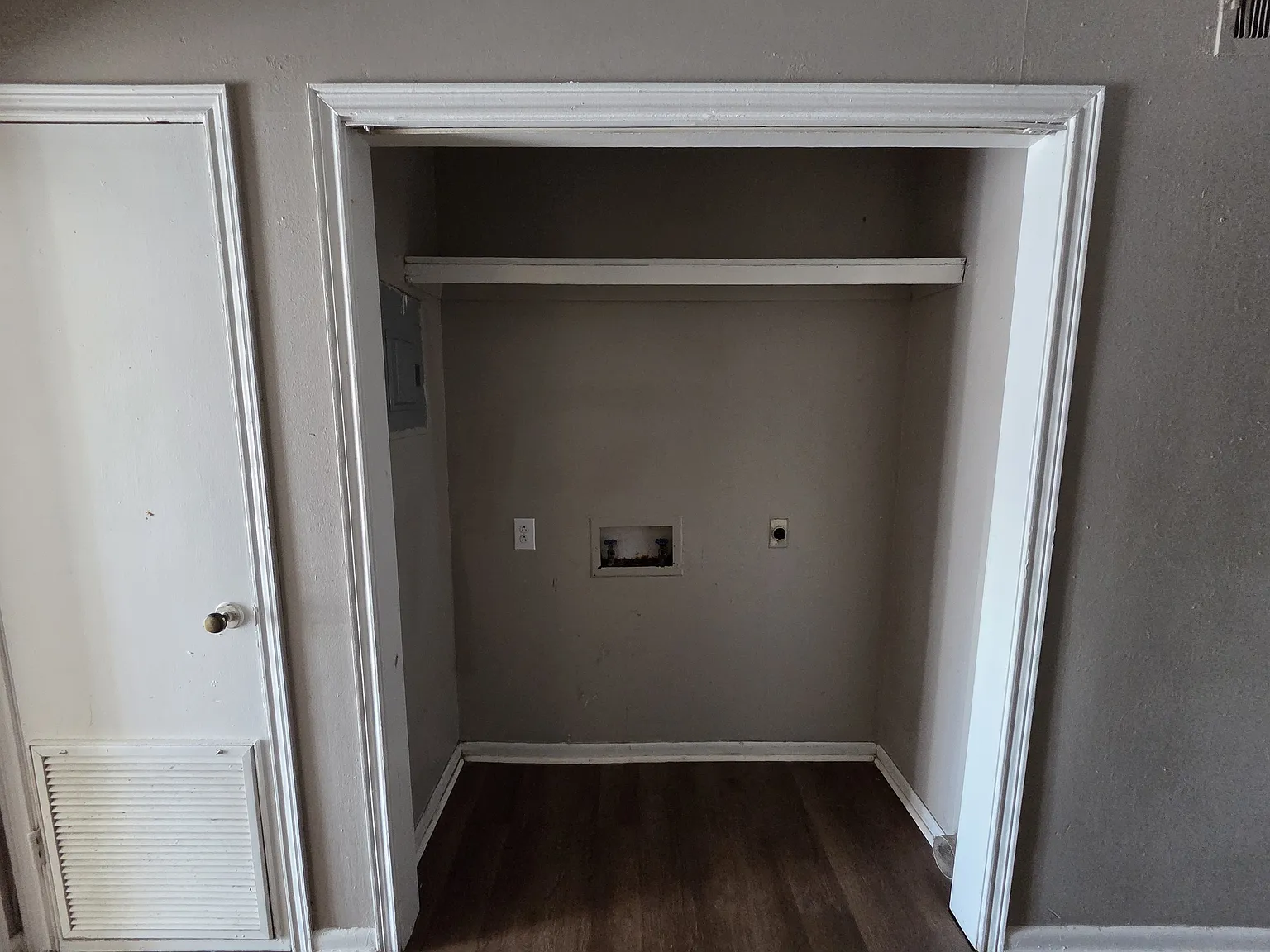 204 Cantal Drive - A — Photo 4