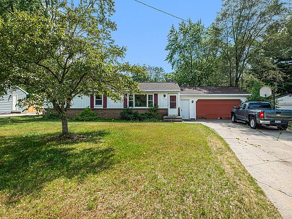 3rd image of 5879 Glenbrook Ave SE