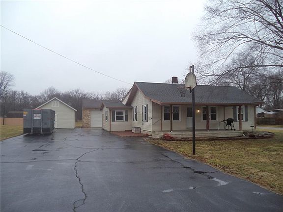 2nd image of 4328 S Foltz St