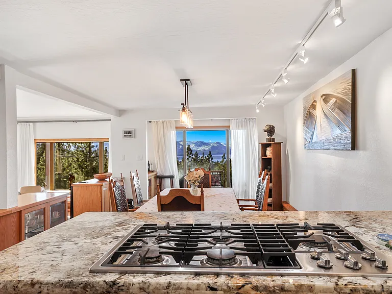 Cook top island, dining room