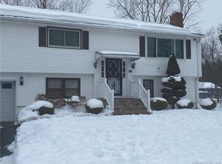 29 Briarwood Ln, East Hartford, CT 06118
