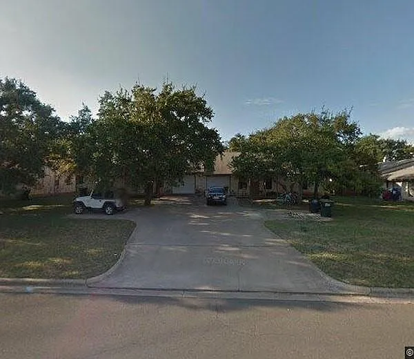 Building Photo - 509 Hedgewood Dr