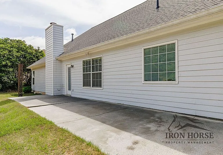 379 Beech Hollow Trl — Photo 27