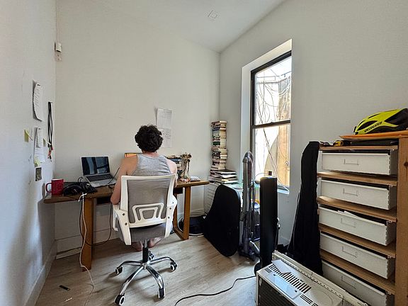 2nd image of 552 Lincoln Pl #4B