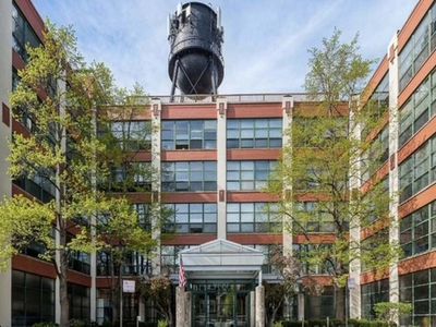 1800 W Roscoe St, Chicago, IL, 60657