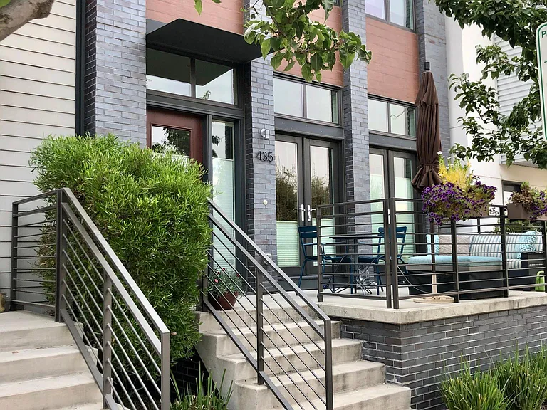 435 Garden St — Photo 1