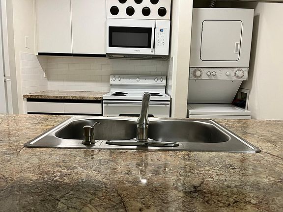 Kitchen & Washer & Dryer