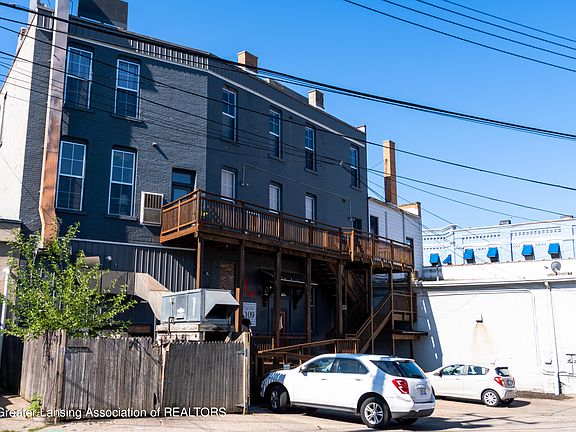 4th image of 109 E Grand River Ave APT 5