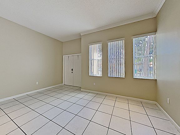 3rd image of 282 W Royal Cove Cir