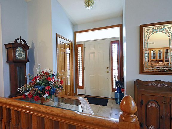 3rd image of 6939 Joysmith Cir