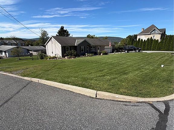 5th image of 646 Lehigh Gap St
