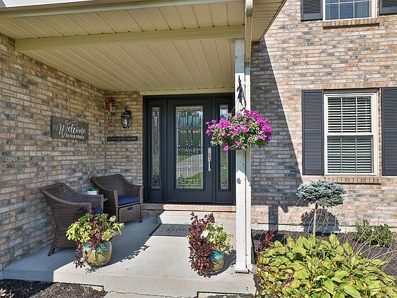 2nd image of 6253 Foxwood Ct