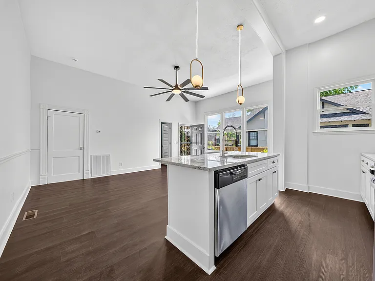 2806 Beacon Ave #B — Photo 31