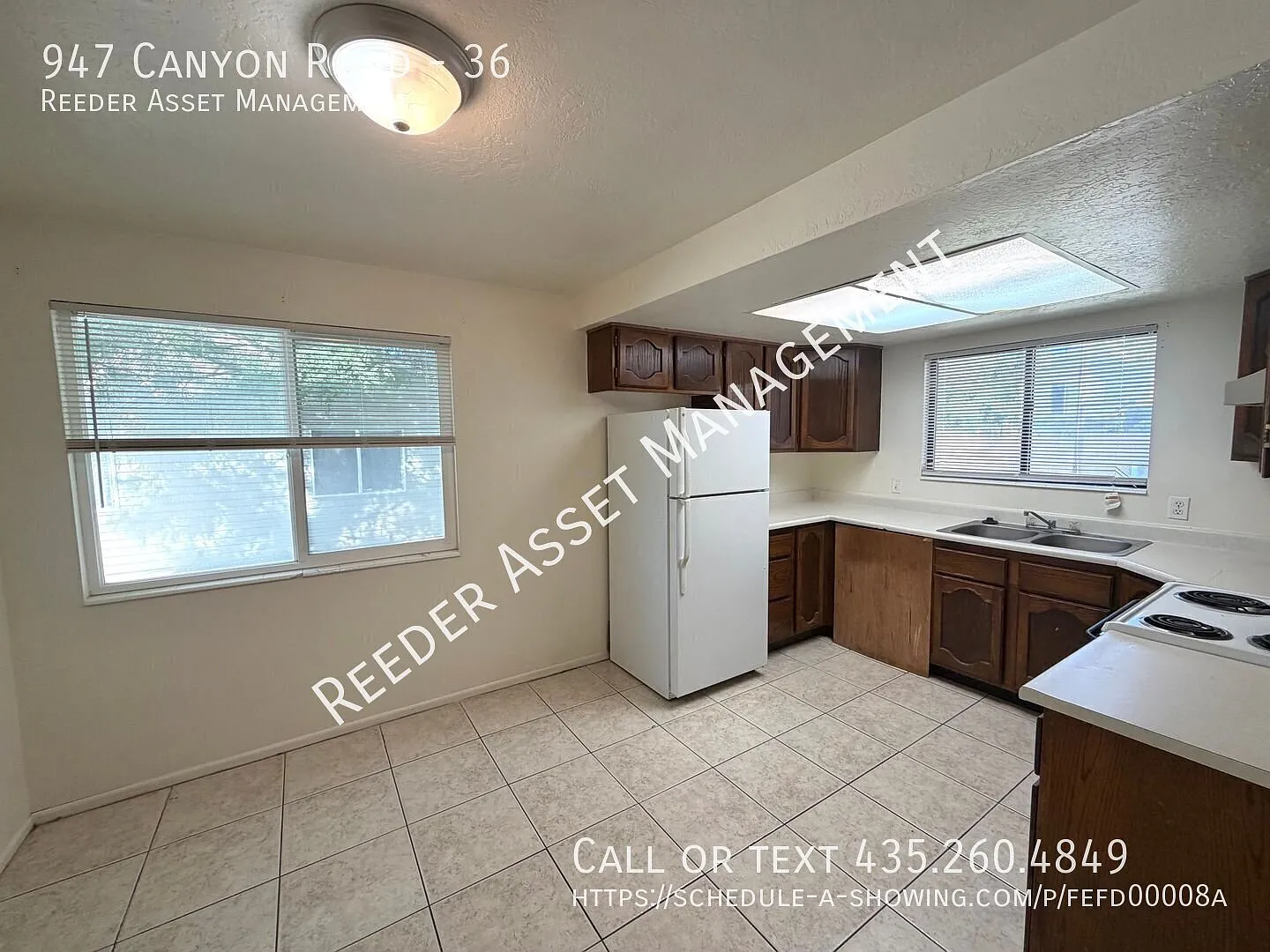 Twin Home 3 Bedroom 2 Bathroom Single-level apartment with Covered Parking! — Photo 4