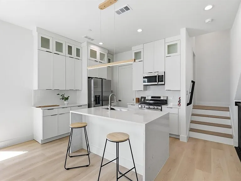 4315 San Jacinto St #302 — Photo 12