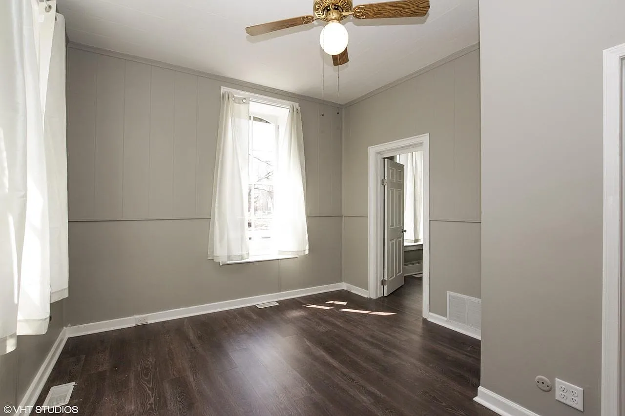600 N Broadway St — Photo 3