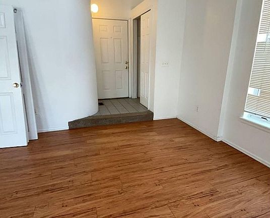 3rd image of 741-743 19th St