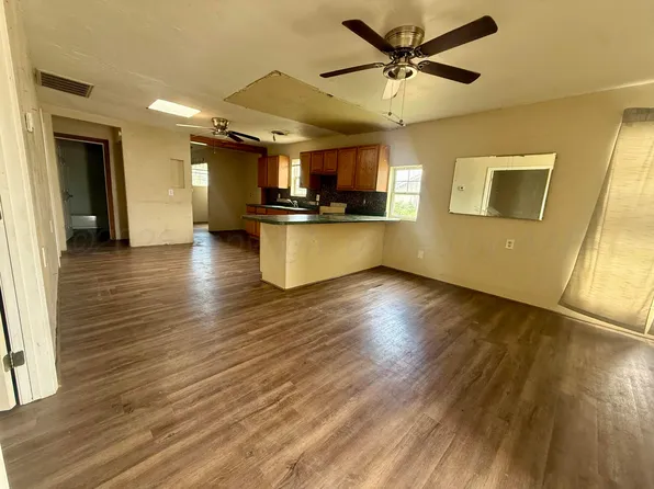 310 Greenough Ave, Stinnett, TX 79083