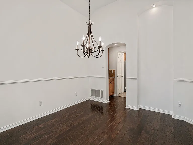 1181 Capital Dr — Photo 14