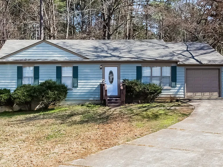 3687 Linecrest Trl — Photo 1