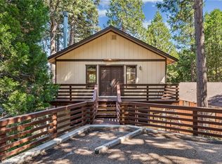 560 Rose Ln, Twin Peaks, CA 92391