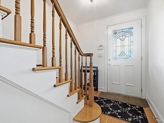 4th image of 2785 Harvey Avenue