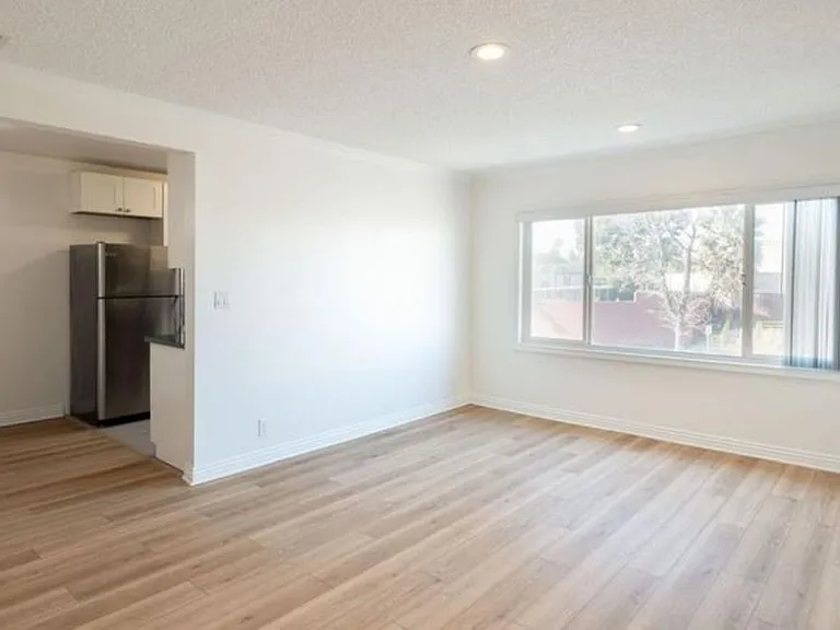 14857 Hartsook St #6 — Photo 8