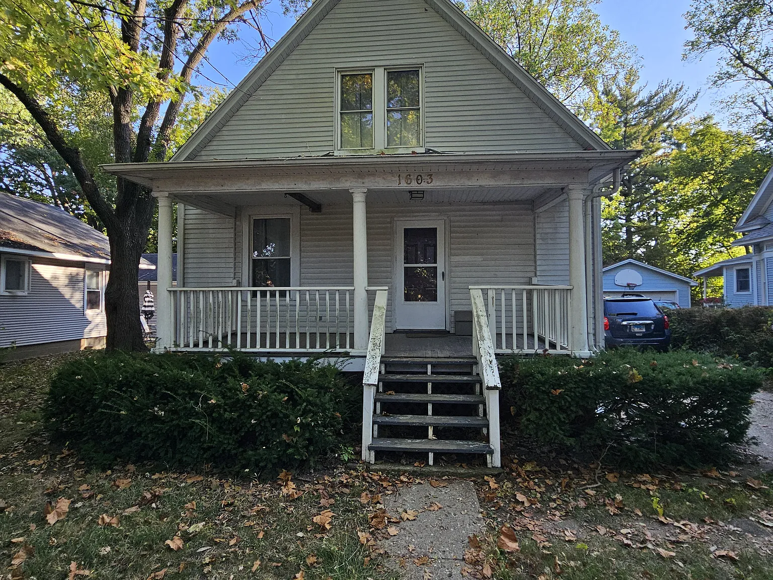 3 bed, 1295 sqft, $1,850 — Photo 1