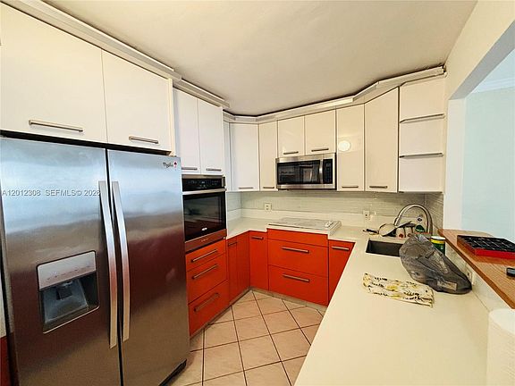 4th image of 1817 S Ocean Dr APT 622
