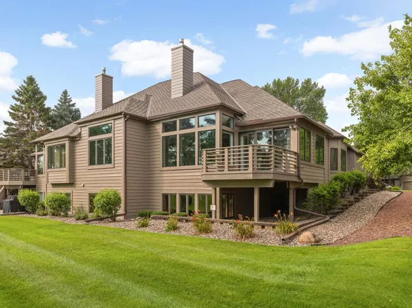3691 Village Ct, Woodbury, MN 55125