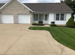 319 Abby Ln, Hartville, OH