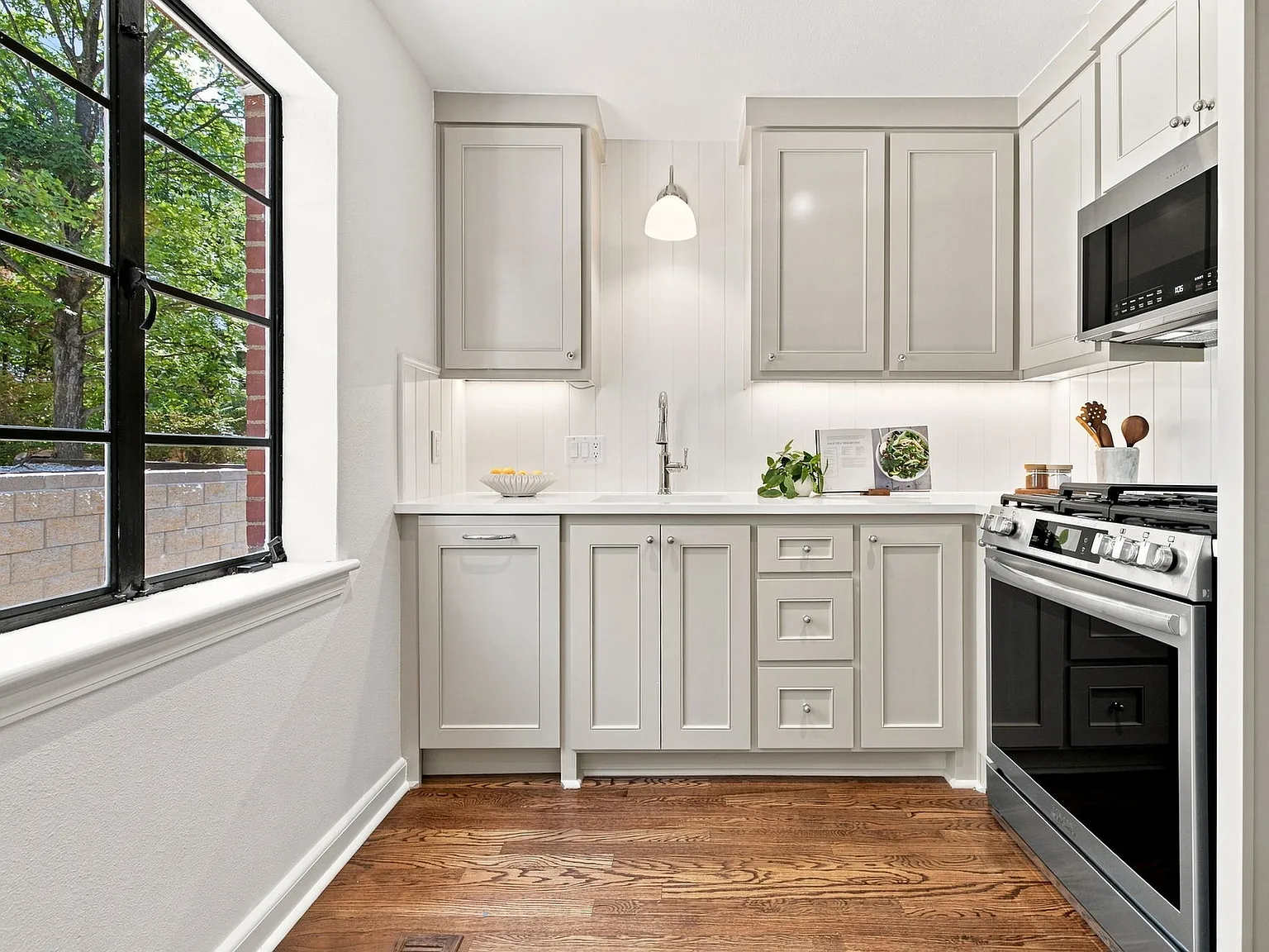 1 bed, 506 sqft, $1,750 — Photo 2