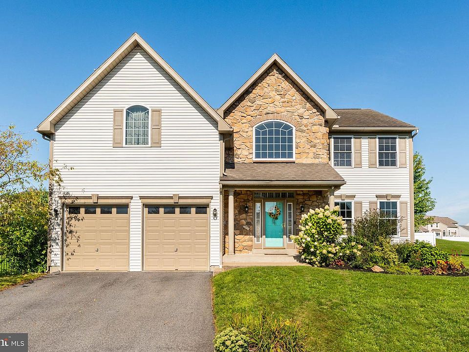 1st image of 205 E Clearview Dr