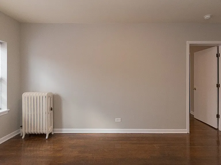 5748 N Winthrop Ave #203 — Photo 11